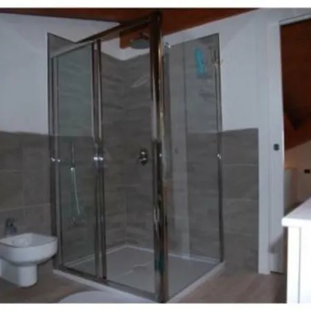 Sir Roy Apts Apartment *